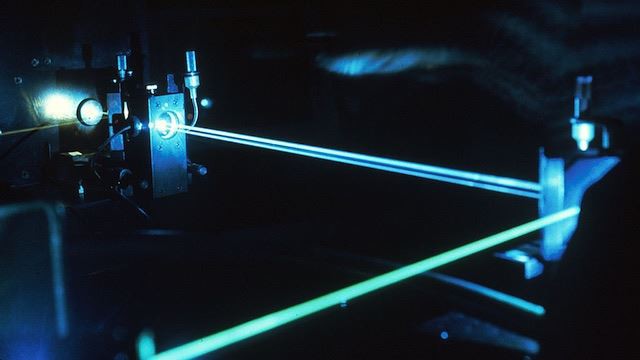 fiber-optic laser.jpg